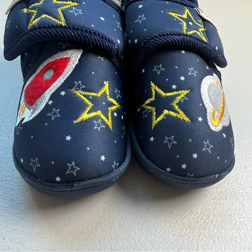 Livie & Luca Size Medium Space Slippers